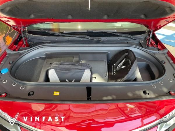 VinFast VF8