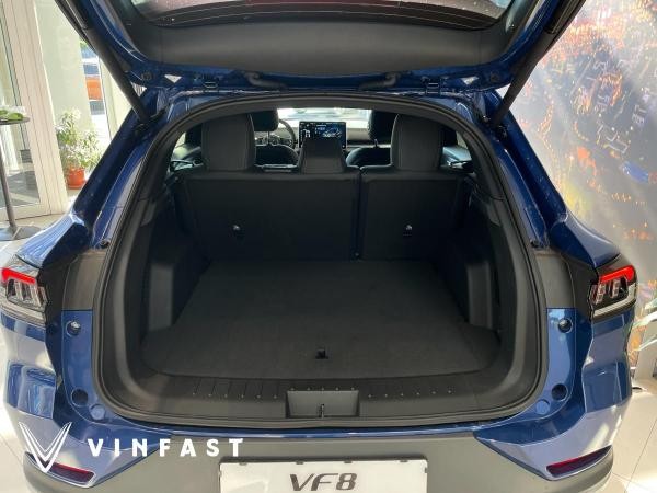 VinFast VF8